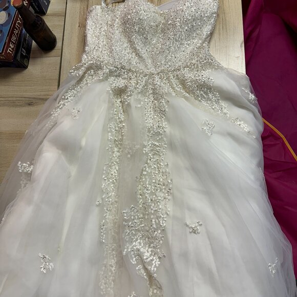 calla blanche wedding dress (14) - Picture 1 of 11